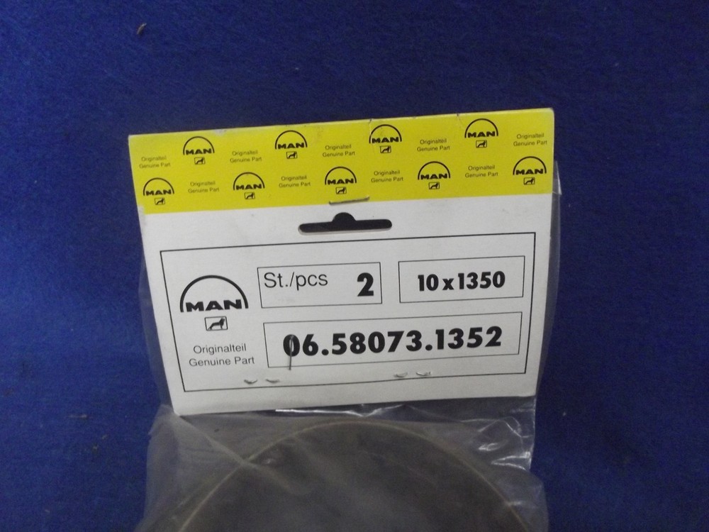 GENUINE MAN LORRY BELTS