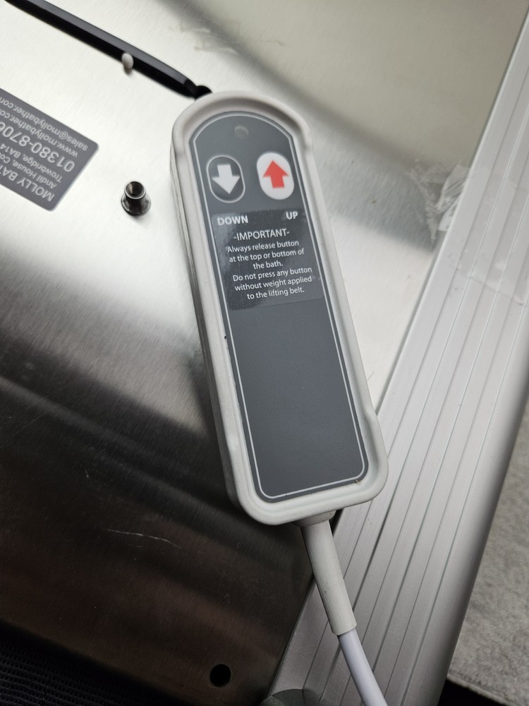 MOLLY BATHER BELT BATH LIFT READ