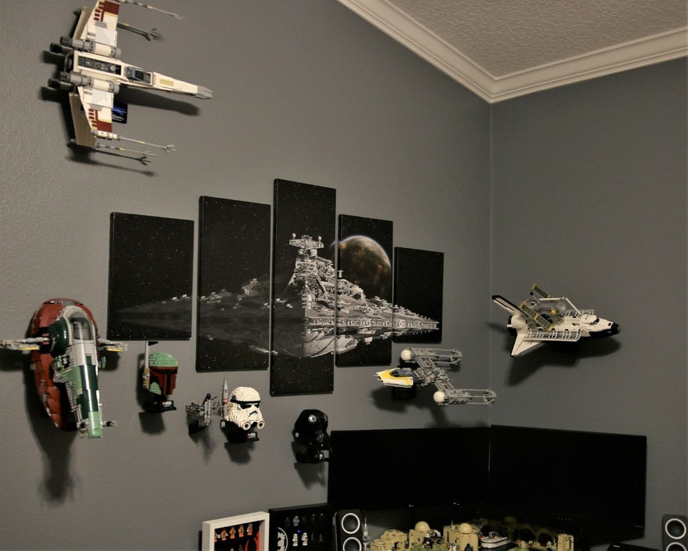 Ultimate Display Solutions wall display for Lego Space Shuttle Discovery 10283