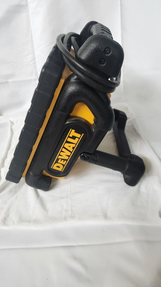 DEWALT DC020 18V BATTERY/120V WORK LIGHT TESTED/WORKS