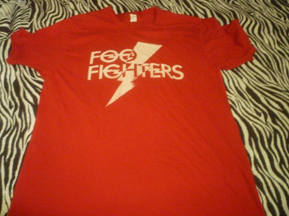 Foo Fighters Shirt ( Used Size L ) Very Good Condition!!!