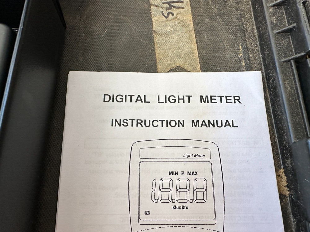 General DLM1337 Light Meter w/Sensor, Case