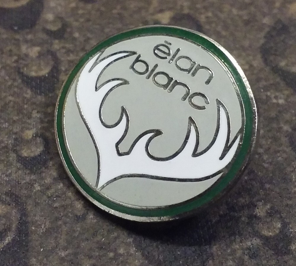 Elan Blanc vintage pin badge