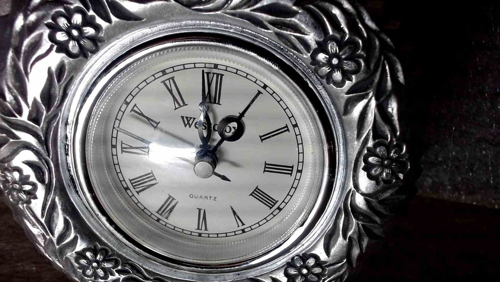 Westclox Decorative table clock hand painted Quartz box instructions