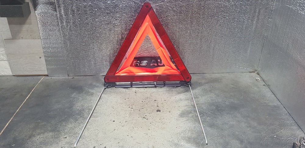 2009 BMW E60 520D 4DR HAZARD WARNING SAFETY TRIANGLE