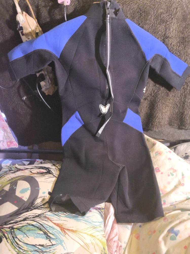 Wet Suit Shorty Junior Size 14