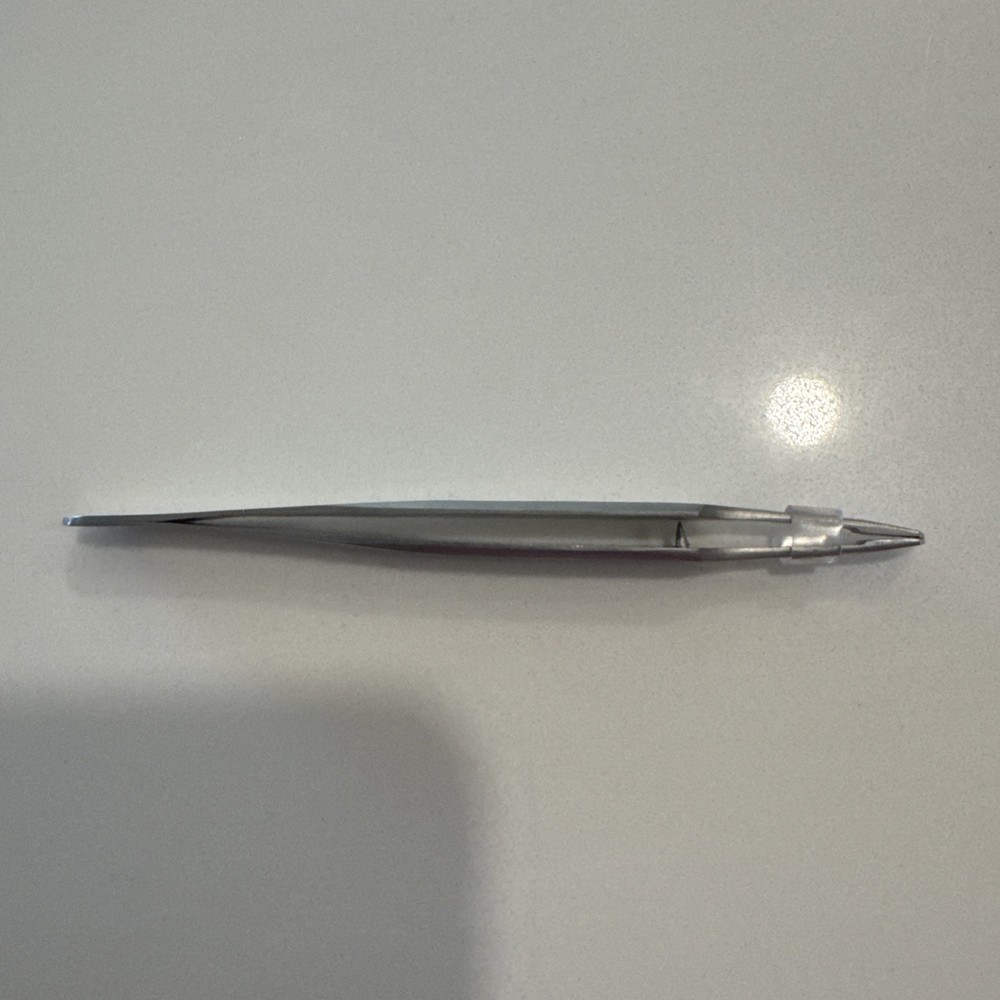 La Cross Slanted Tip Tweezers