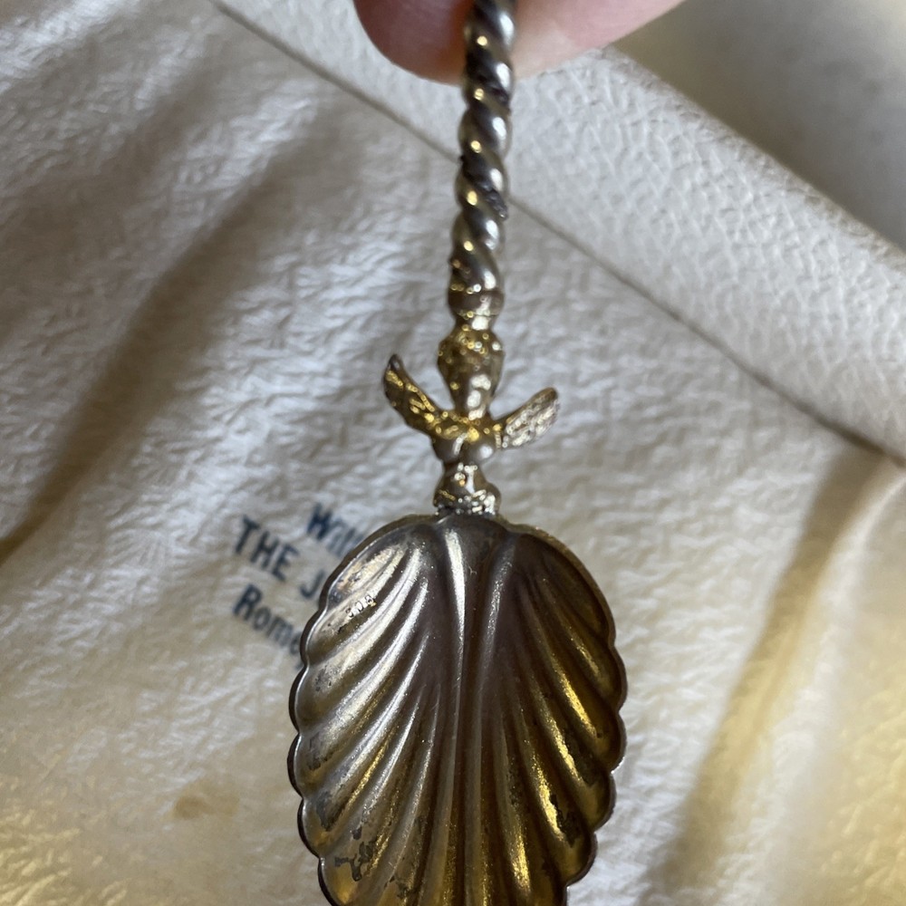 Baroque Style shell demitasse spoon - Cherub Sugar Silver tone