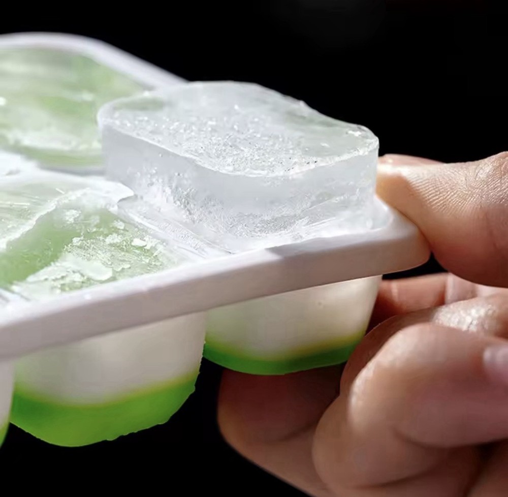 Ice Cube Tray, 4 Pack Silicone Ice Tray, 14 Ice Cube Molds with Lids, Stackable