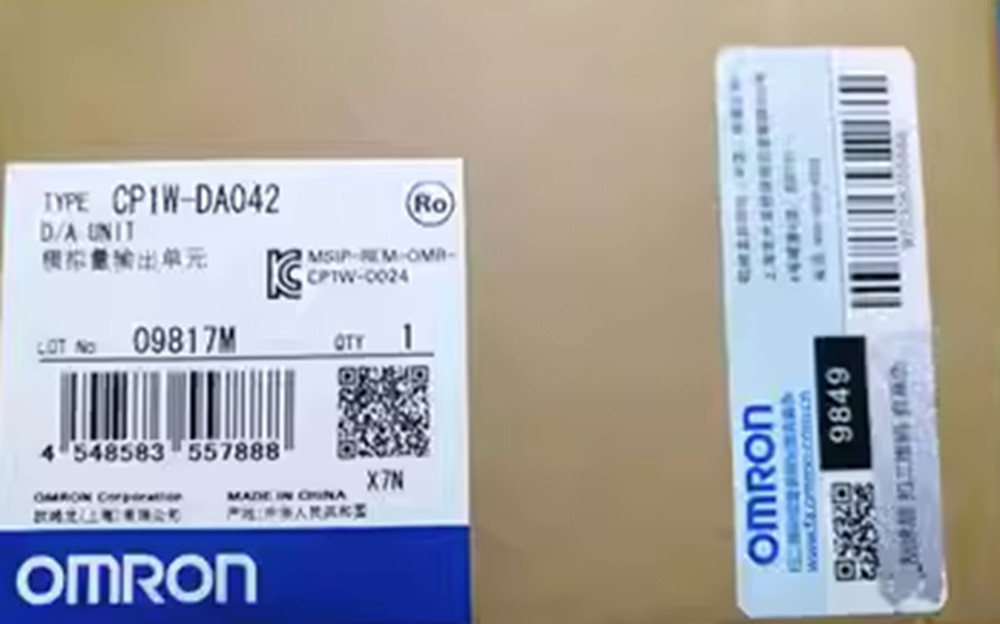 NEW Omron CP1W-DA042 PLC Module