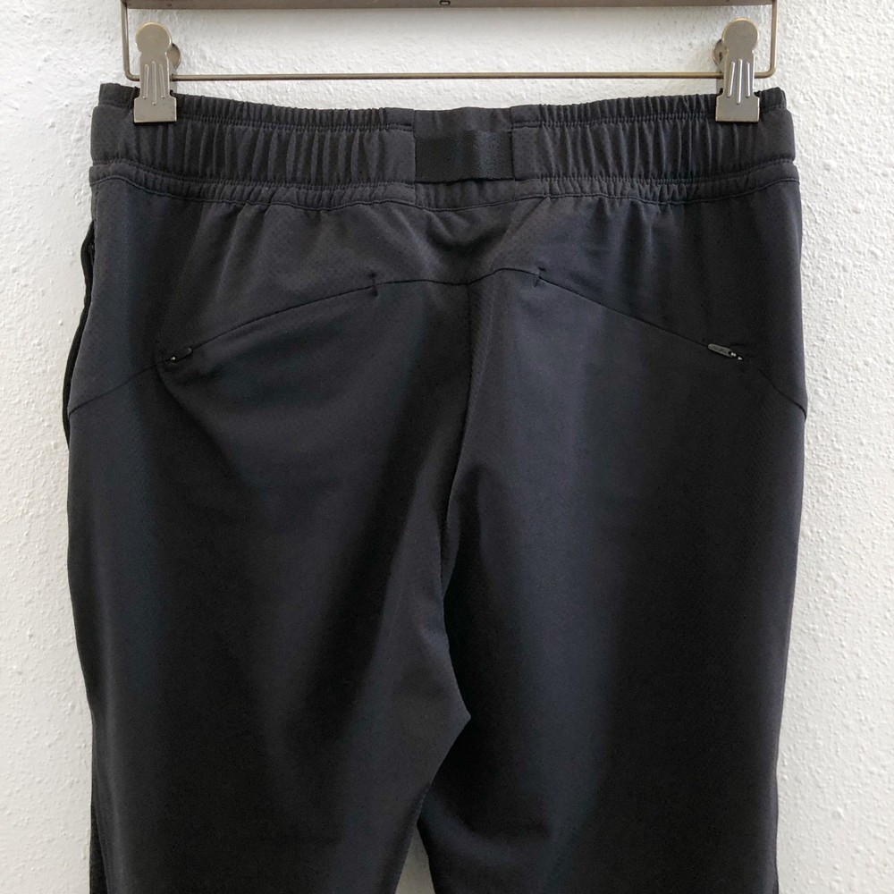 ATHLETA Quest Jogger Size 6