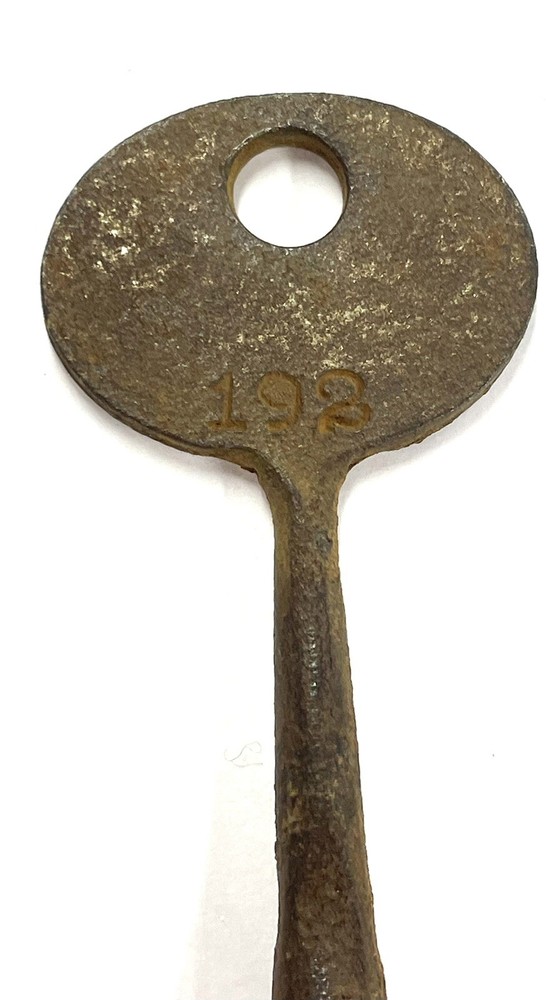 1Vintage Long Skeleton Key. #192