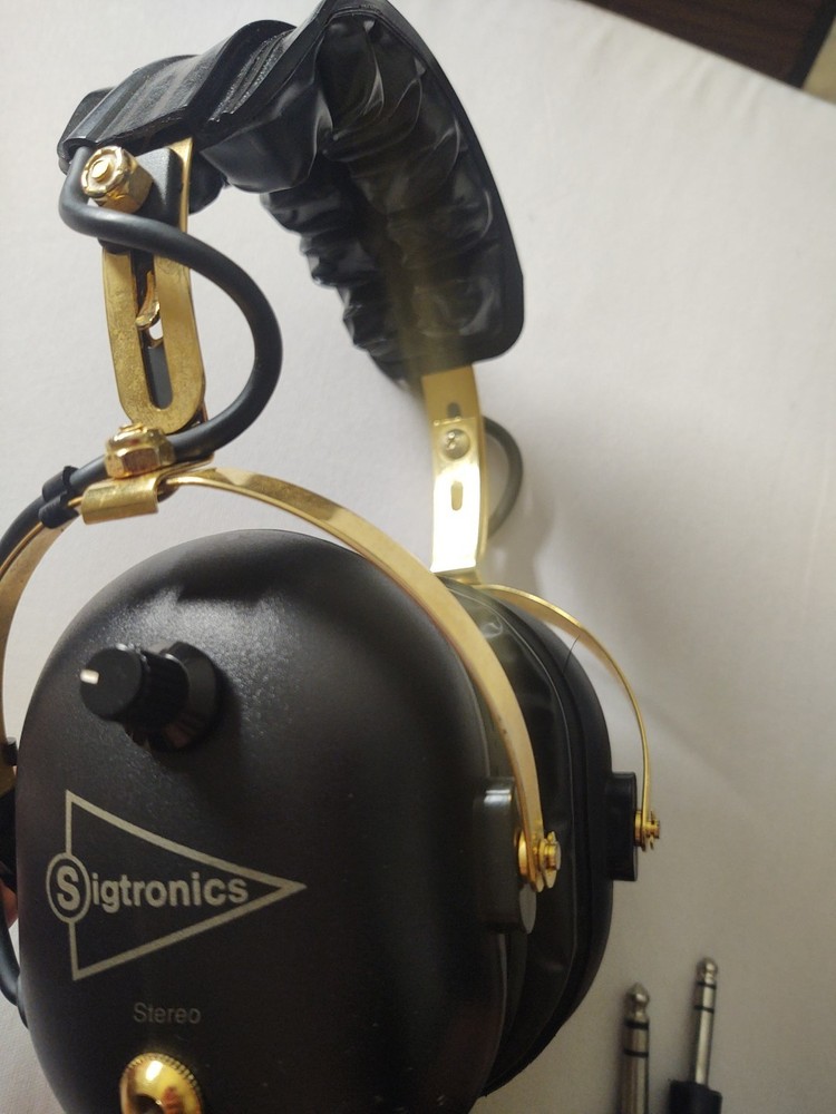 Sigtronics Gold Wing Headset Pilot - Electrical & Physical Tests Good