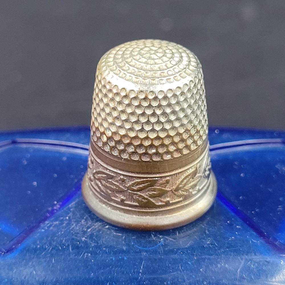 Antique SBC Simon Brothers Leaf Pattern Thimble Size 8
