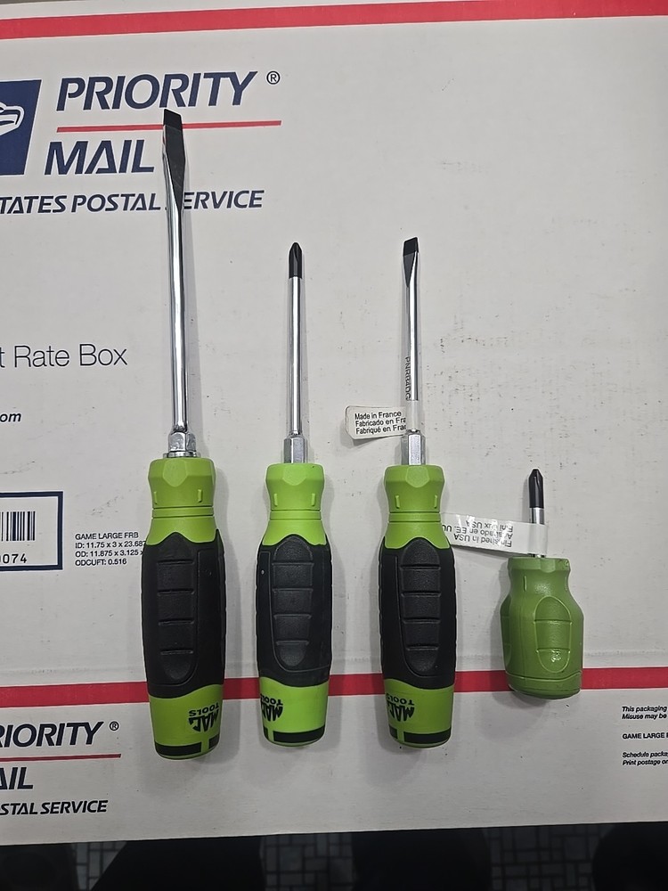 4 new Mac tools screwdrivers two slotted two phillips