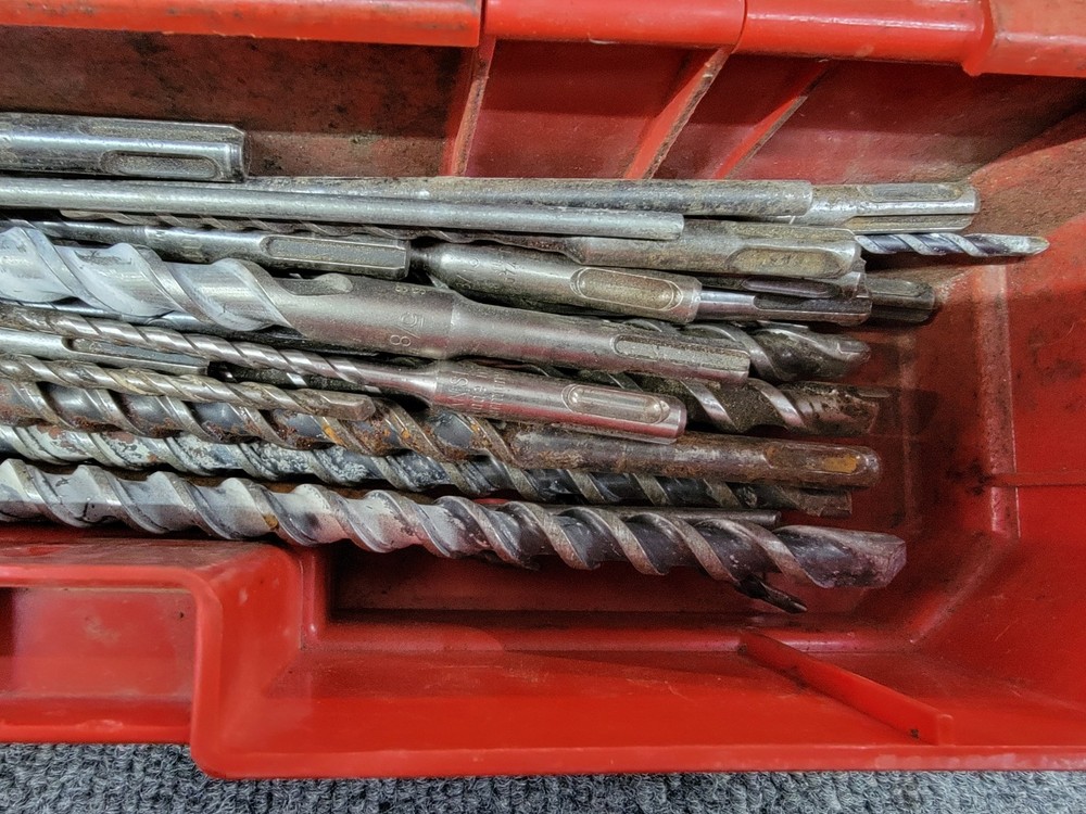 Hilti TE14 Rotary Hammer Drill w/Case, Bits, And Paperwork