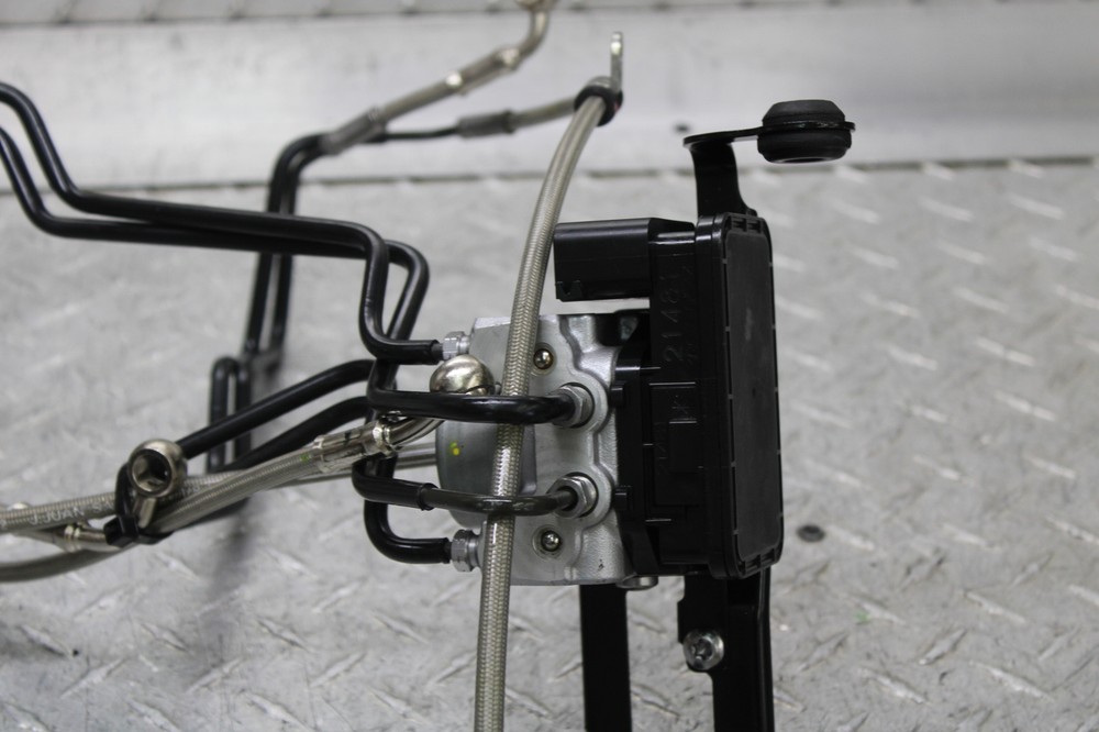 2013 TRIUMPH STREET TRIPLE ABS PUMP UNIT MODULE T2021486