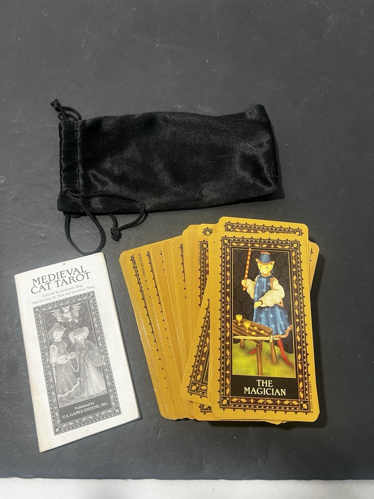Medieval Cat Tarot THE POPESS