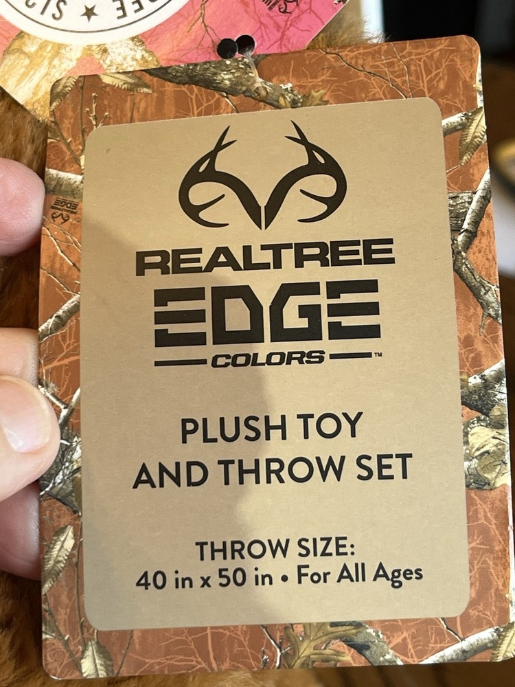 Realtree Edge Plush Bear & Camouflage Throw Set