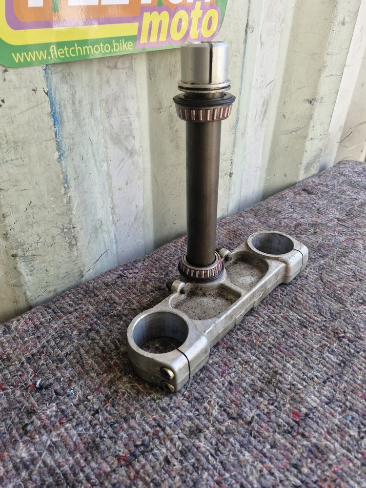 2000 DUCATI 748 916 BOTTOM YOKE TRIPLE CLAMP TREE
