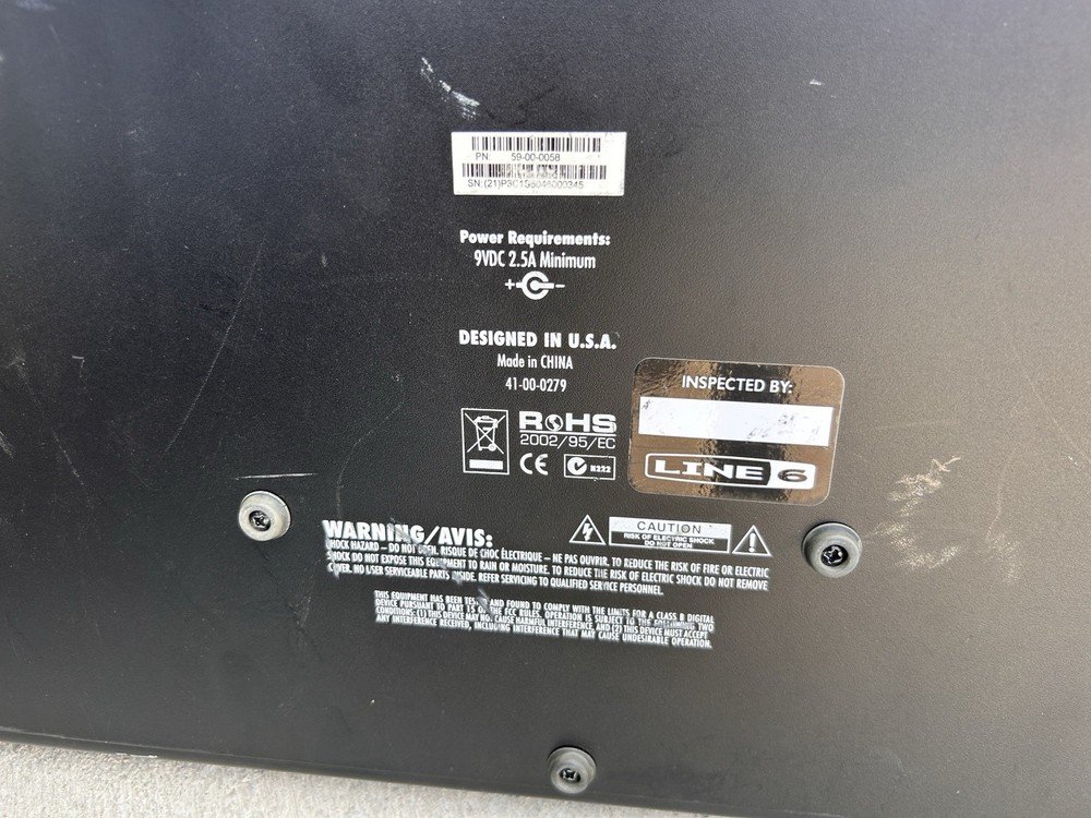 Line 6 POD HD300 Guitar Multi-Effects Processor w/ Expression Pedal