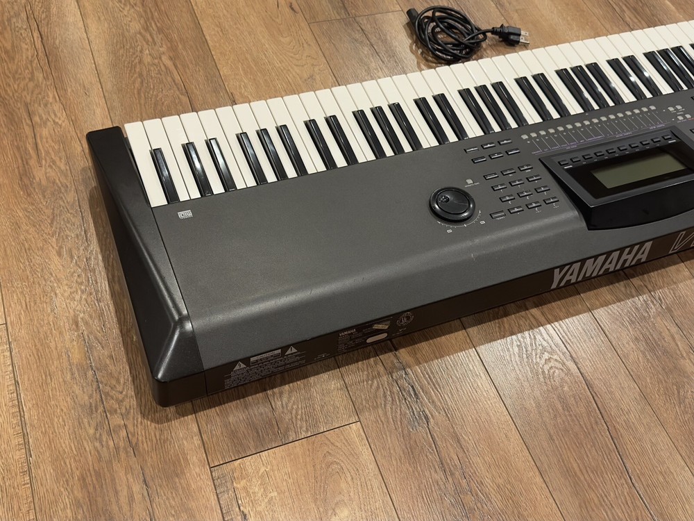 Yamaha W5 Synthesizer 76 keys Version 2 With USB Emulator