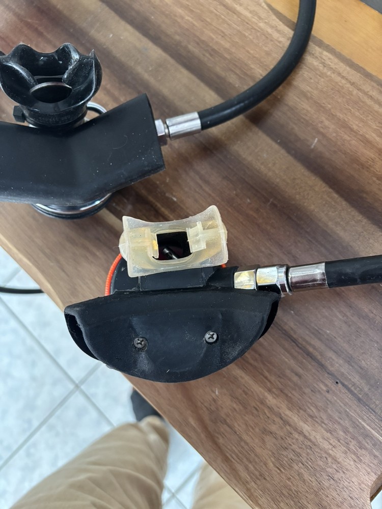 Mares MR 12 DFC First and Second stage With Extra IST mouthpiece & Hose