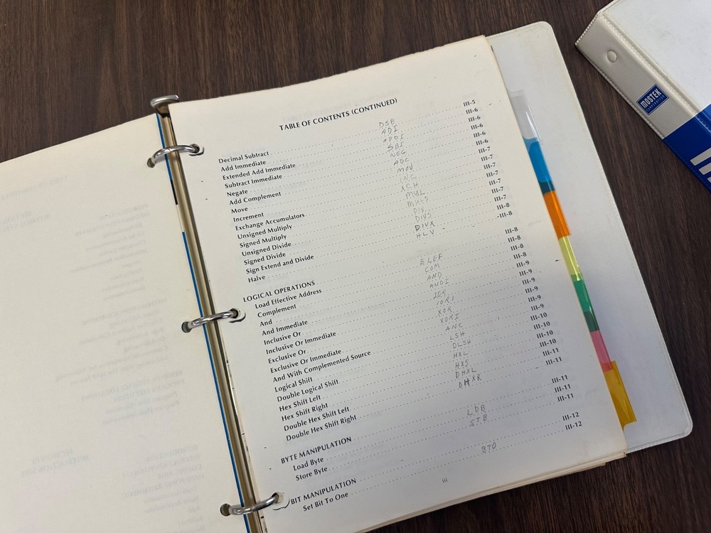 Data General AOS Macroassembler Reference Manual minicomputers — MOSTEK binders
