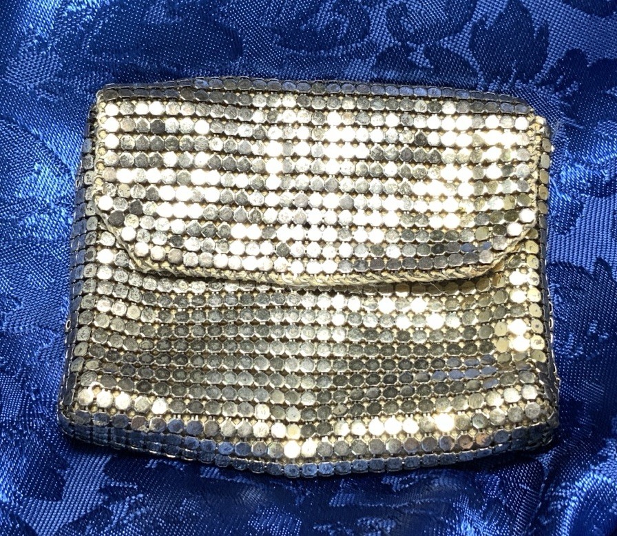 Whiting & Davis Silver Beaded Clutch Change Purse KX501