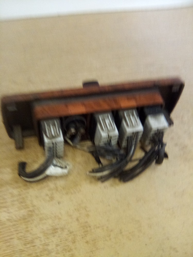 2019 Volvo VNL 1096567 Switch Panel