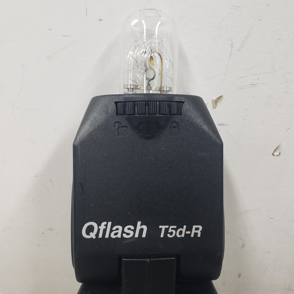 *NICE* Quantum Qflash T5d-R w/ BULB Professional Camera Flash *UNTESTED*