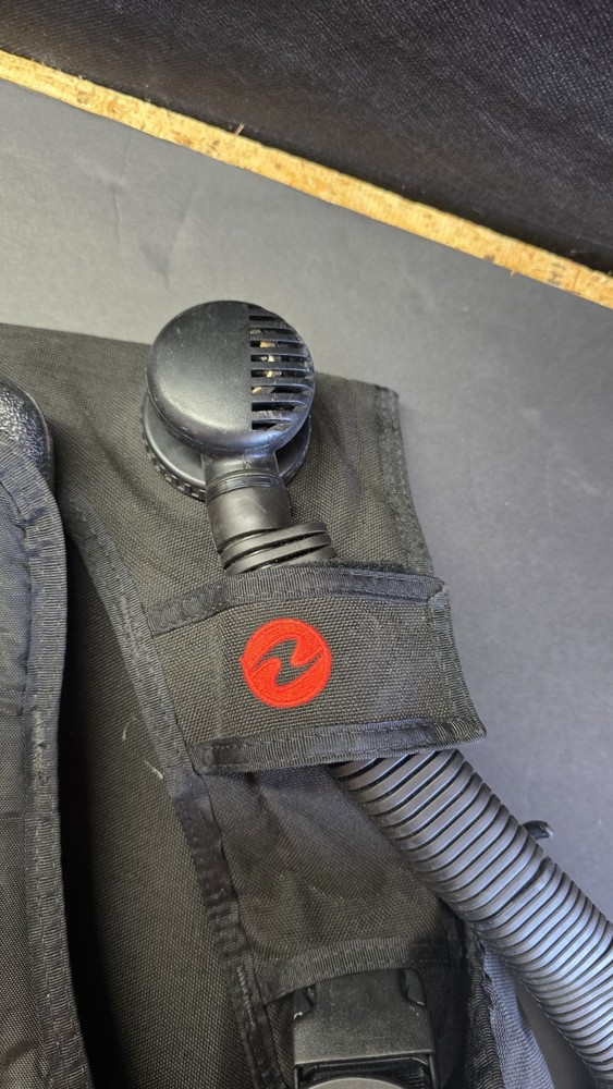 Aqualung Wave BCD Size Medium Used