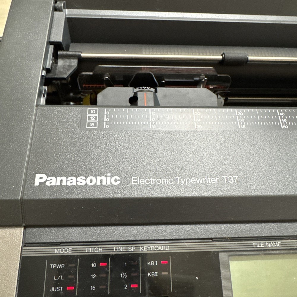 Panasonic RK-T37 T37 Electronic Typewriter Accu-Spell Centronics Port