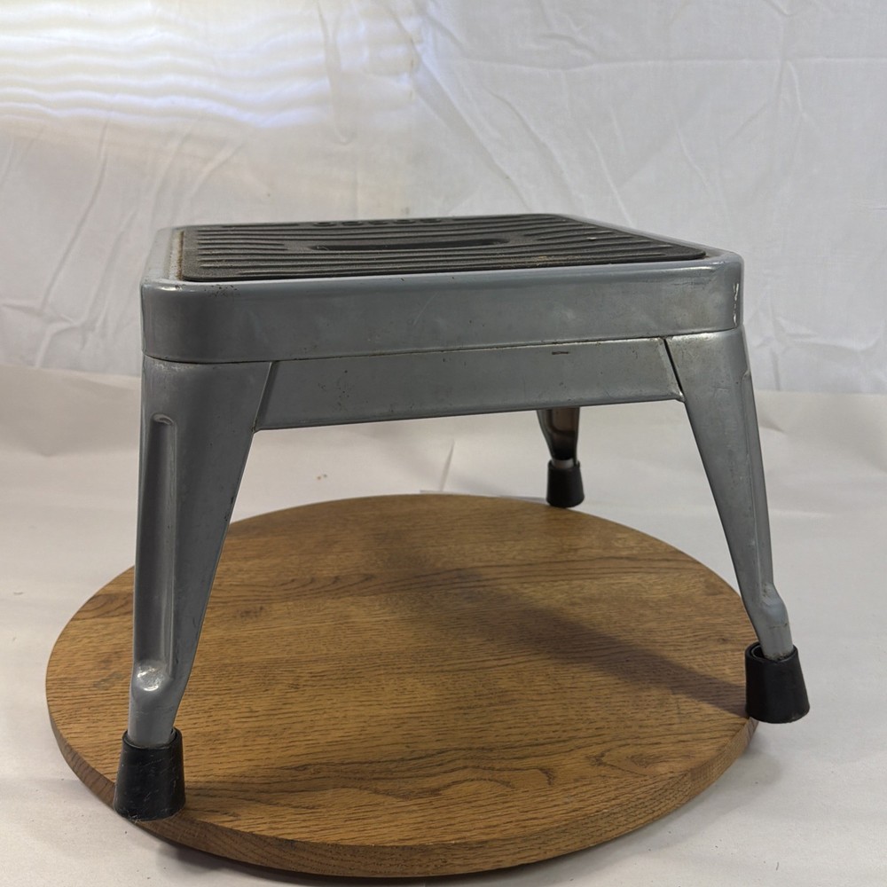 Cosco Small Step Stool Working Load: 225 Lb (102 Kg) Medium-duty Rating