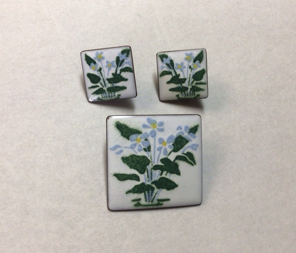 Blue Flowers Pin And Screw Back Earrings Set
