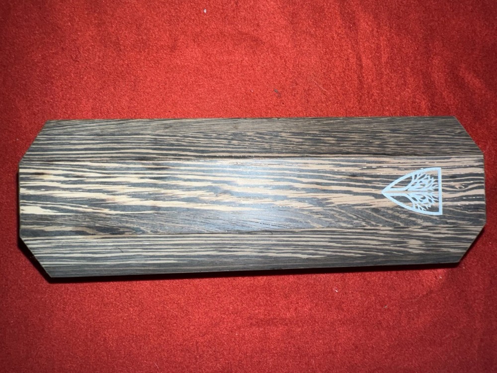 Wenge Sig Tower