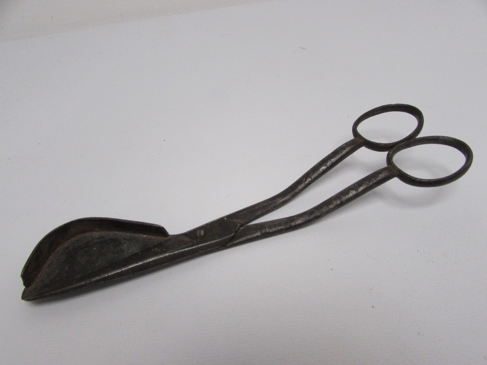 (ref1CX) Antique Wick Cutters