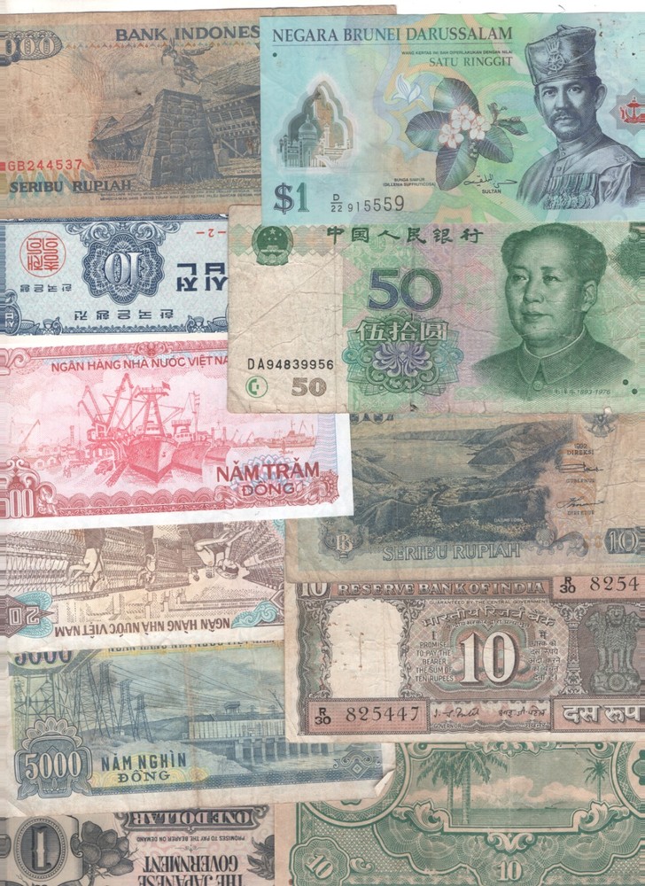 Asia. 100 Banknotes.