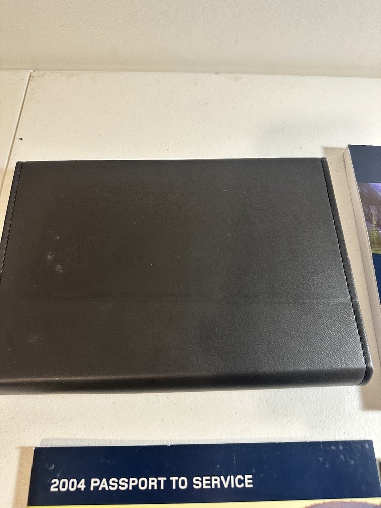 2004 Land Rover Discovery Owners Manual Set