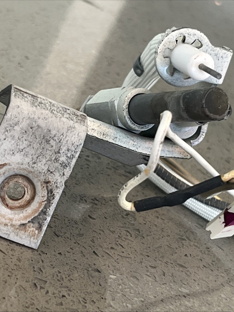 ￼ 233–4 8999–05A￼Pilot Assembly ￼