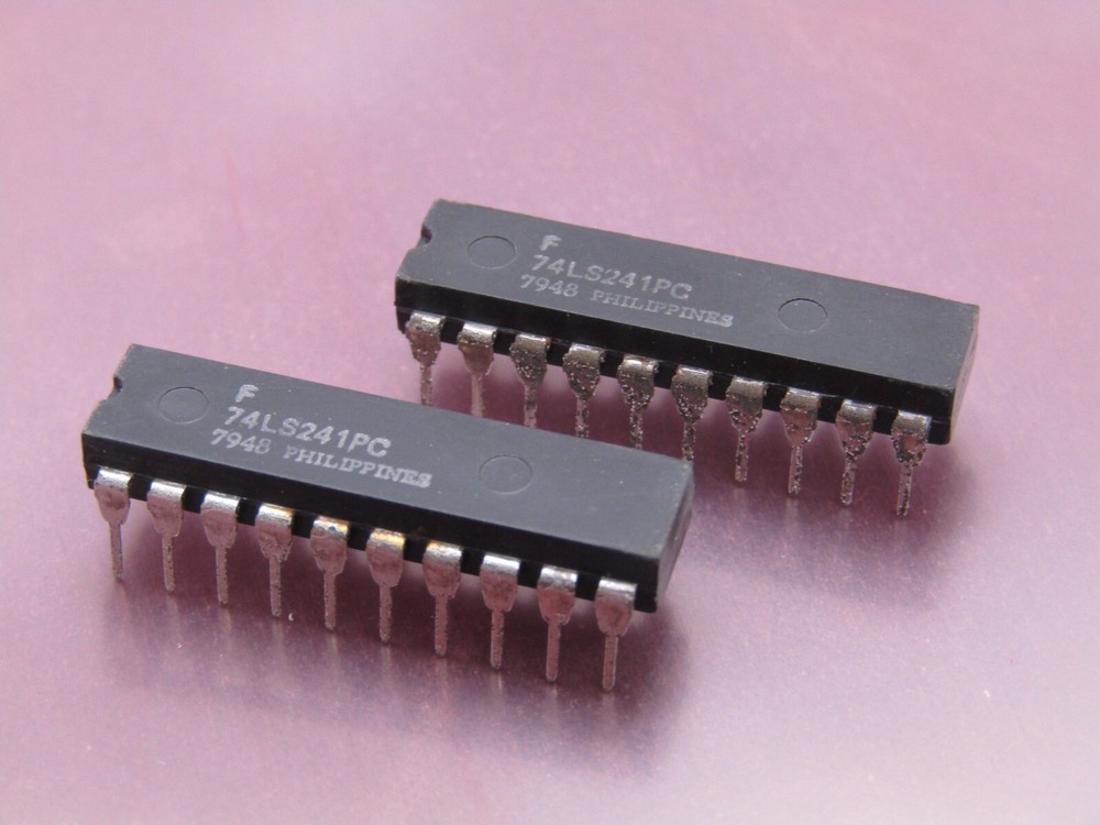 ( 2 PCS )  74LS241PC Fairchild Octal 3-STATE Buffer/Line Driver/Line Receiver