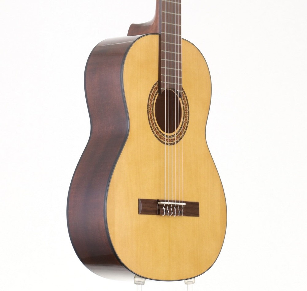 Hora Spanish 4/4 Spruce 650mm All Solid Wood