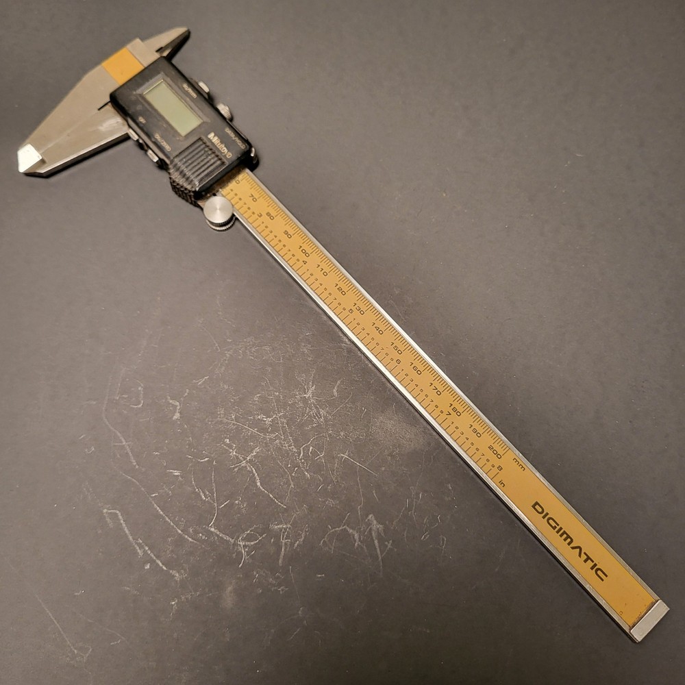 Mitutoyo digital calipers 8” 500-322 CD-8” tested with case