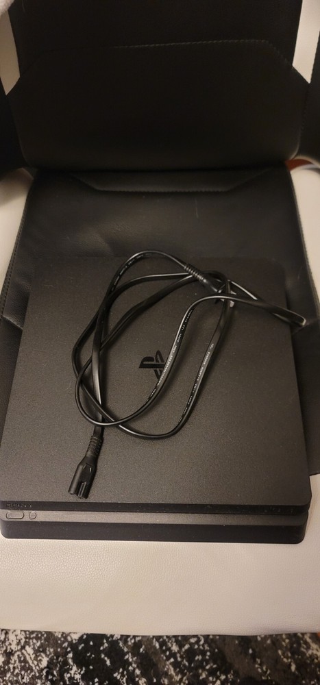 Sony PS4 used With Games And Accessories