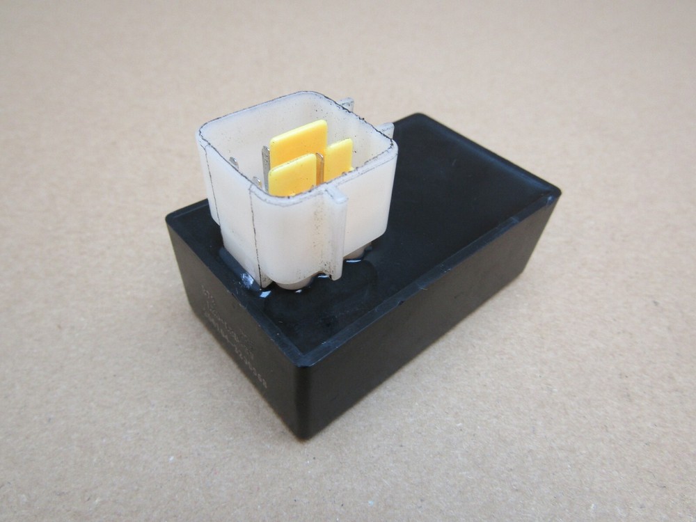 Keeway RKF 125 E4 2020 14,910 miles flasher relay (6183)