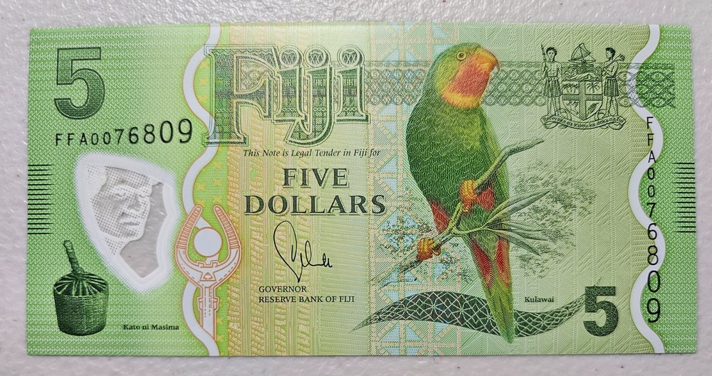 Fiji 5 Dollars 2013 Polymer Unc