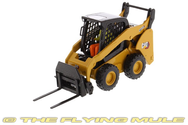 Diecast Masters 1:32 272D3 Skid Steer Loader