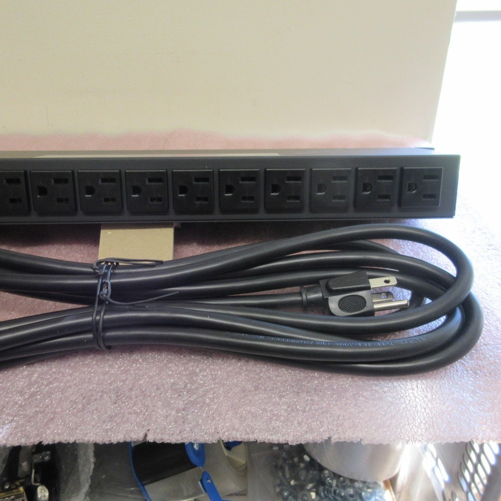 TRIPP-LITE PDU1215 RACKMOUNT POWER STRIP