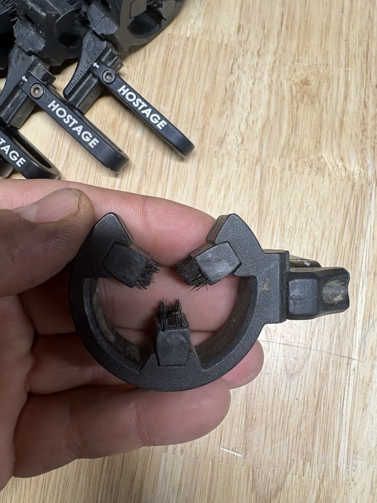 Octane Hostage Containment Arrow Rest Right Or Left Handed