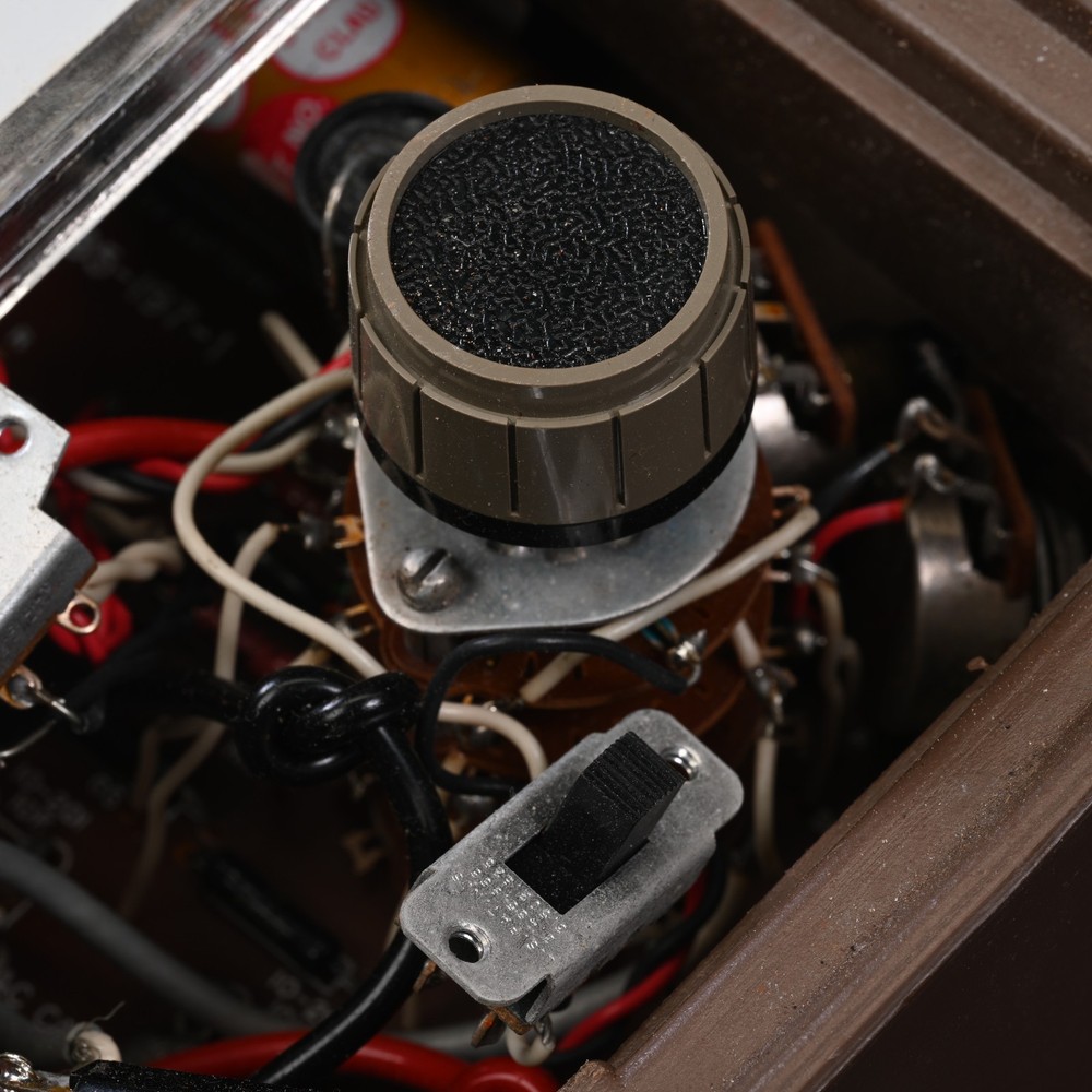 Vintage Heathkit Utility Solid State Voltmeter Model IM-17 in Original Case